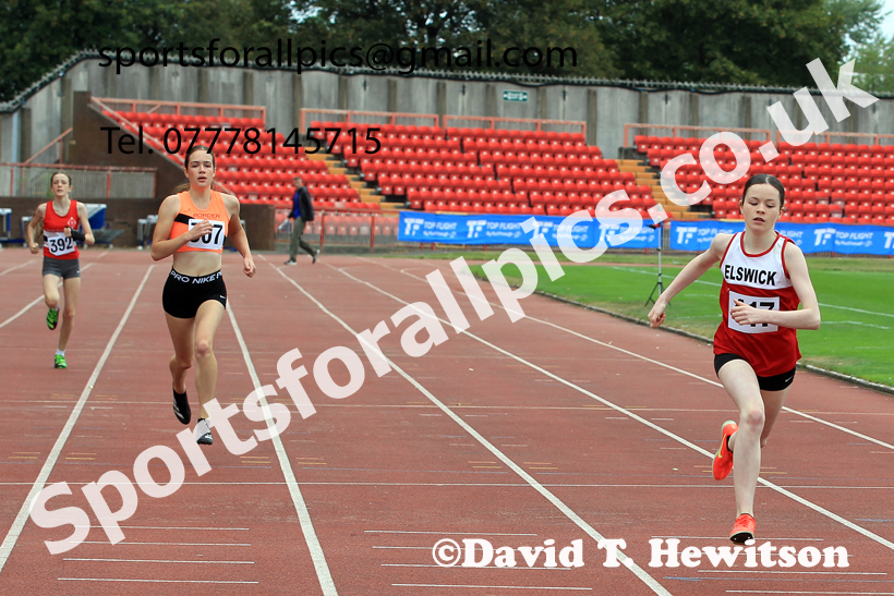 300 metres, Gateshead Tartan Games.  Photo: David T. Hewitson/Sports for All Pics